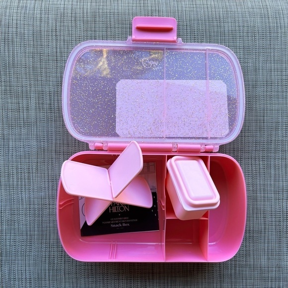Paris Hilton Light Pink Version Bento Snack Box Lunchbox & Gift With Purchase - Picture 6 of 12